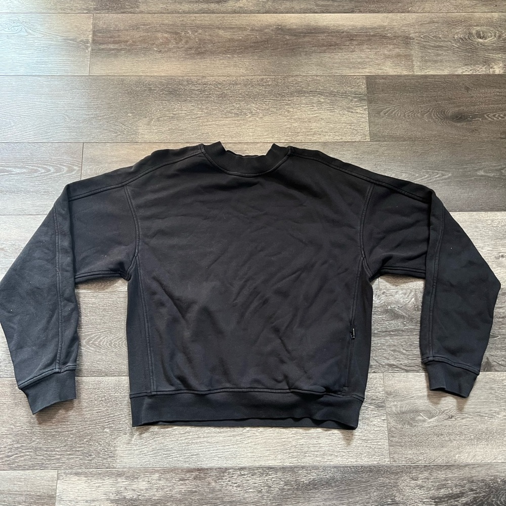Black lululemon Crewneck